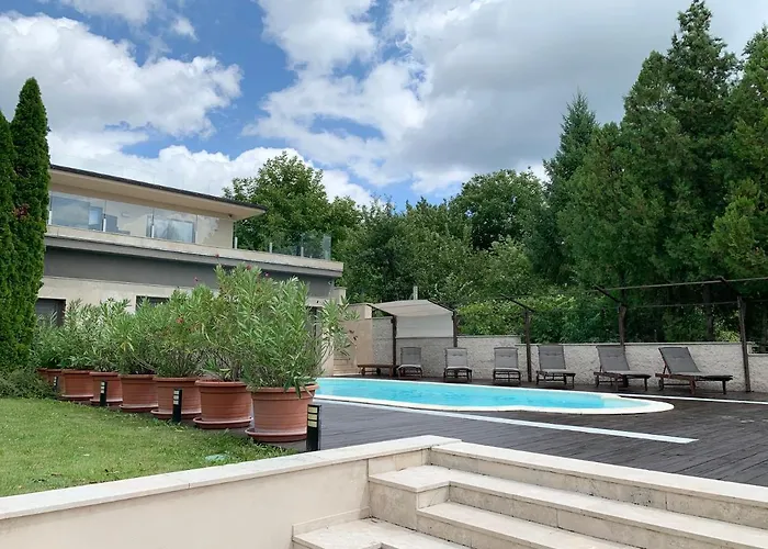 White Luxury Villa Esztergom