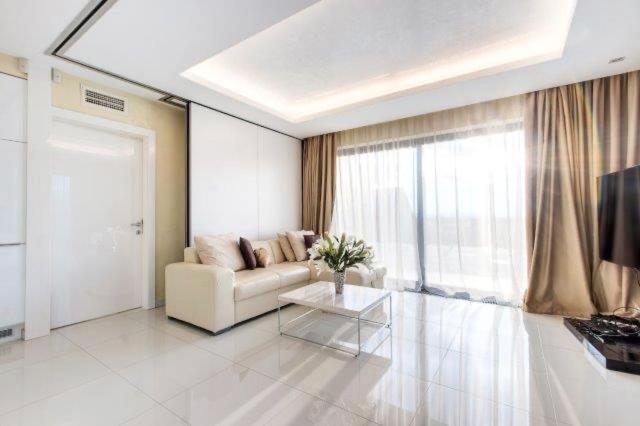 White Luxury Esztergom